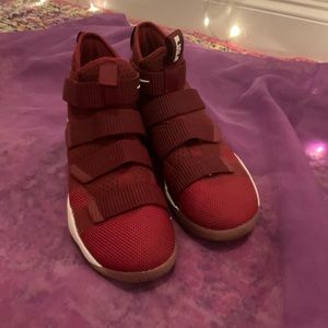 Lebron Nike Soldier.